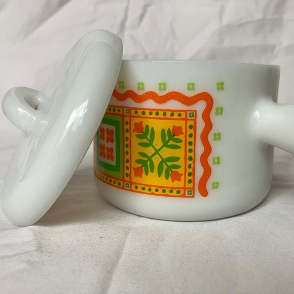 1970´s Avon patchwork print milk glass candle holder/trinket dish - Picture 2 of 5